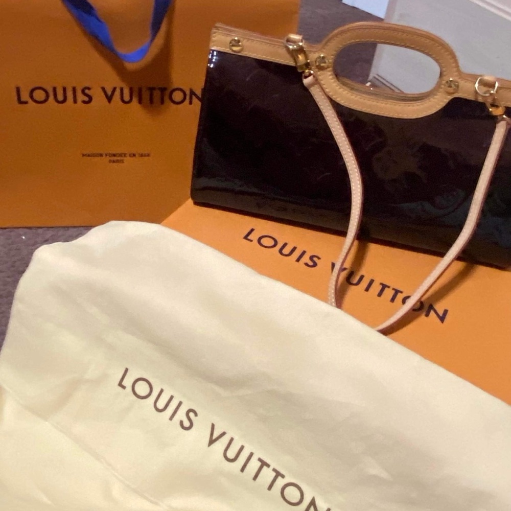 Louis Vuitton Monogram Vernis Roxbury Drive Amarante